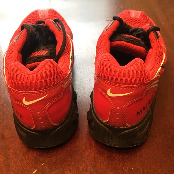 Nike AirMax Running Shoe - Picture 4 of 6